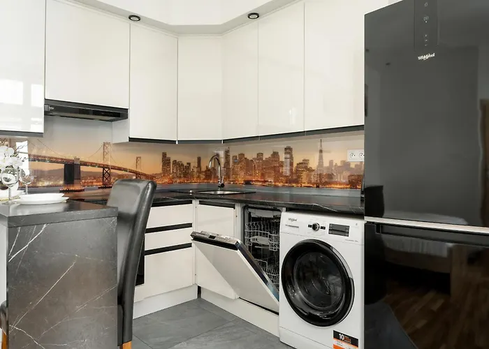 Apartment Przytulne Very Berry W Centrum Poznania By Renters Poznan